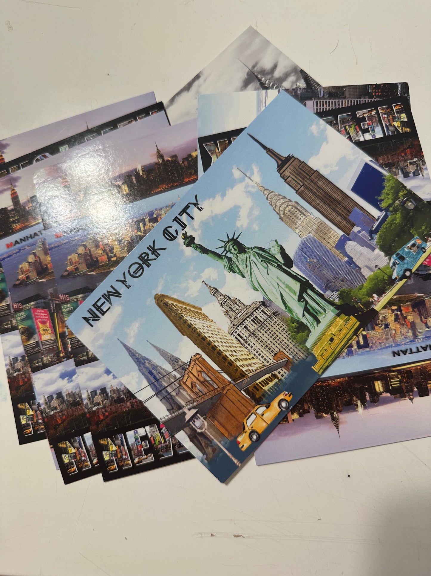 Cadeau : Livre jeunesse - Viens fêter Noël à New York City & Passeport du Père Noël et carte de NYC